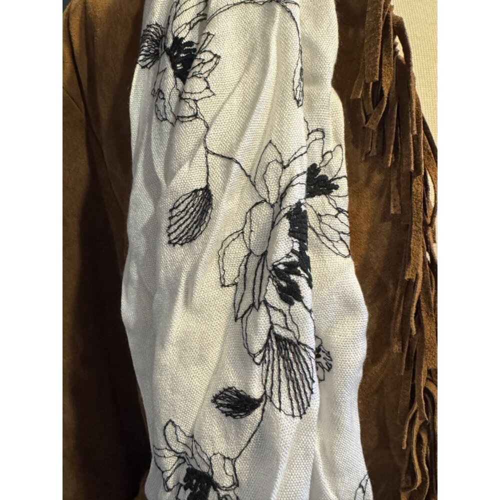 Eyeful White Scarf W/ Black Floral Embroidery Fringe Detail 100% Viscose - Picture 7 of 7